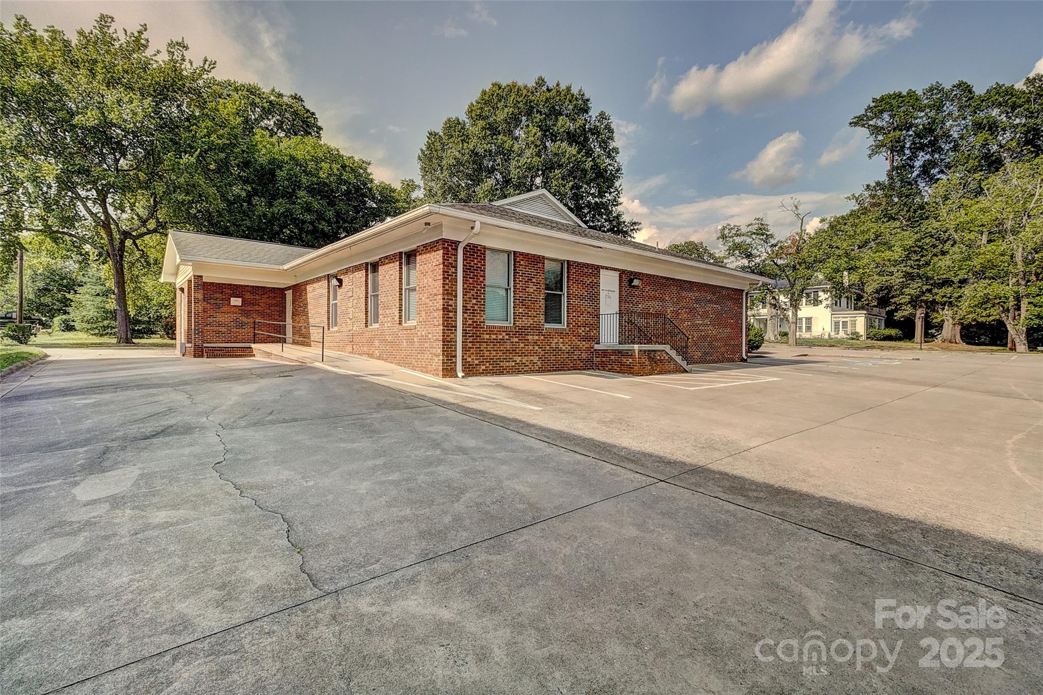 112 S Oak Street Cherryville NC 28021