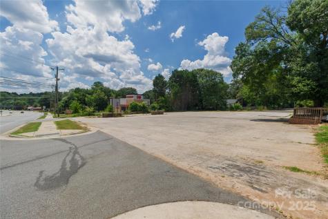 706 S Main Street Mount Holly NC 28120