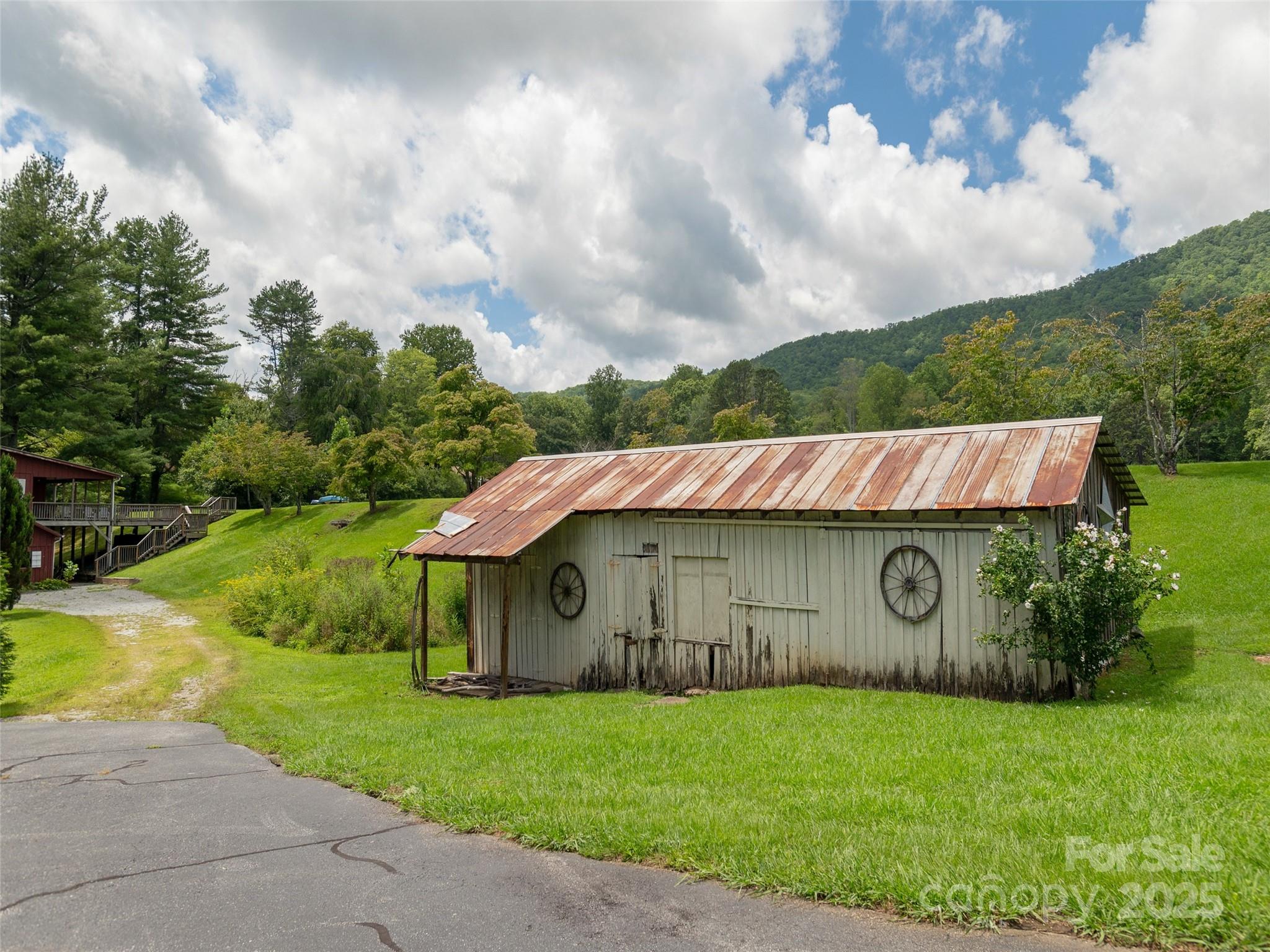 8826 Boylston Highway Mills River NC 28759