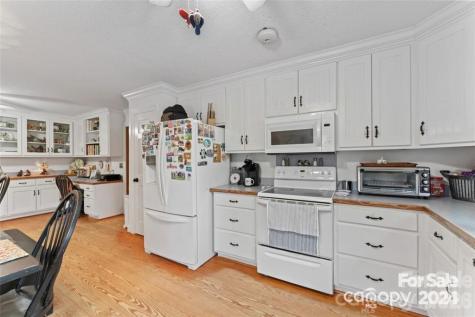 10560 Lake Royalle Road Spring Hope NC 27882