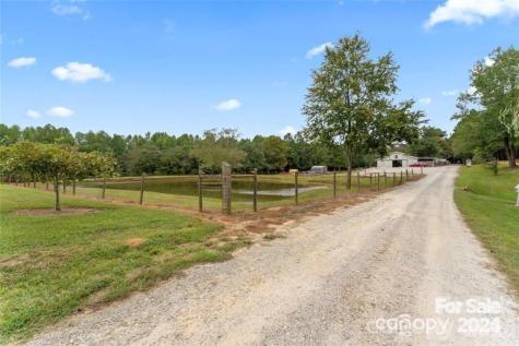 10560 Lake Royalle Road Spring Hope NC 27882