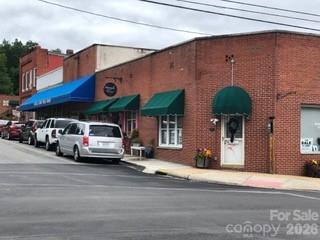 7 N Mitchell Avenue Bakersville NC 28705