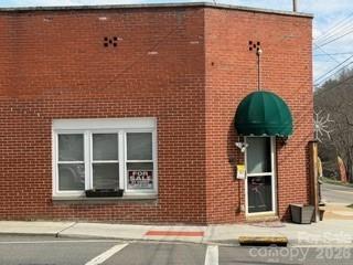 7 N Mitchell Avenue Bakersville NC 28705
