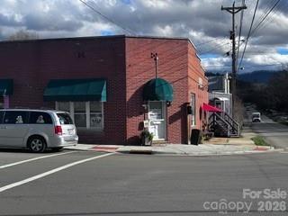 7 N Mitchell Avenue Bakersville NC 28705