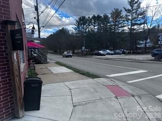 7 N Mitchell Avenue Bakersville NC 28705