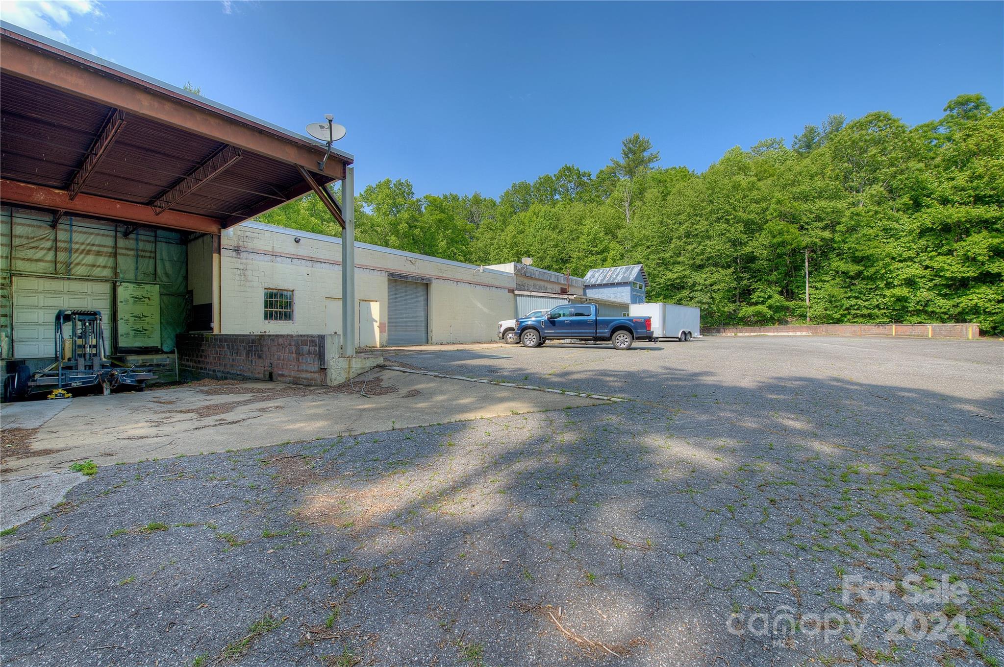 350 Henredon Road, Spruce Pine, NC 28777 Foxfire Real Estate, LLC