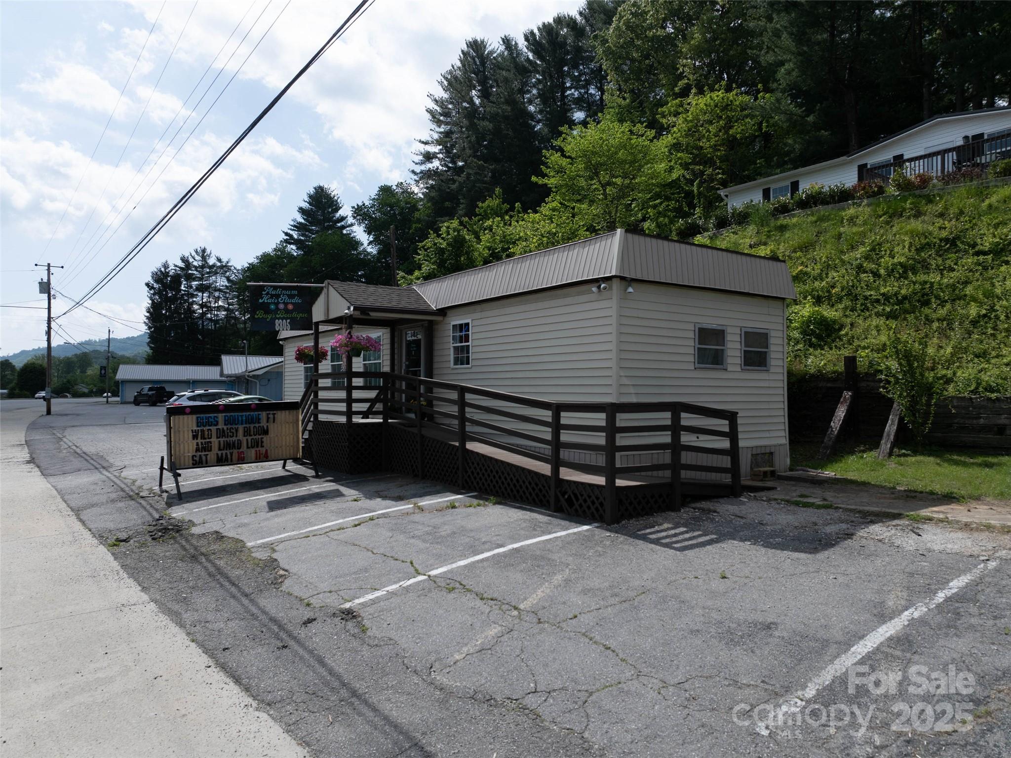8305 Carolina Boulevard Clyde NC 28721