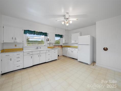 5 Noland Downs Road Waynesville NC 28785