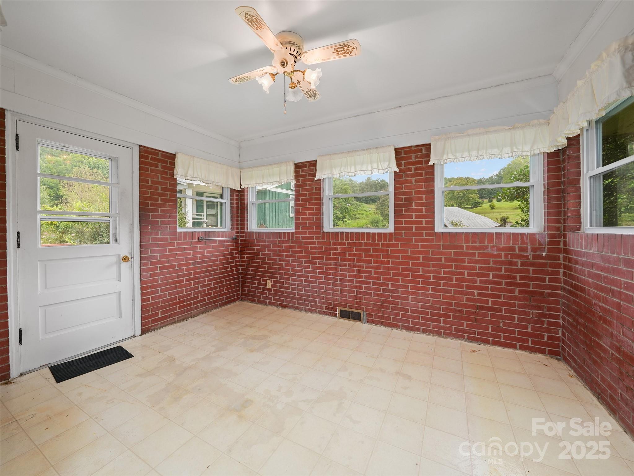 5 Noland Downs Road Waynesville NC 28785