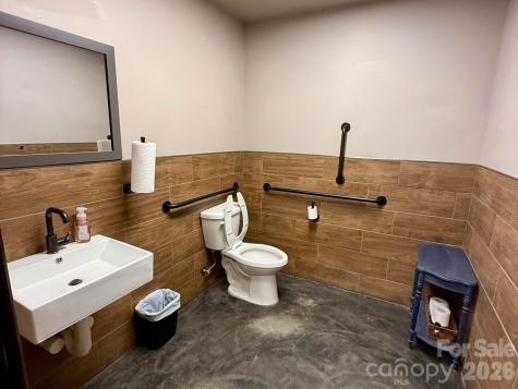 28 E Main Street Maiden NC 28650