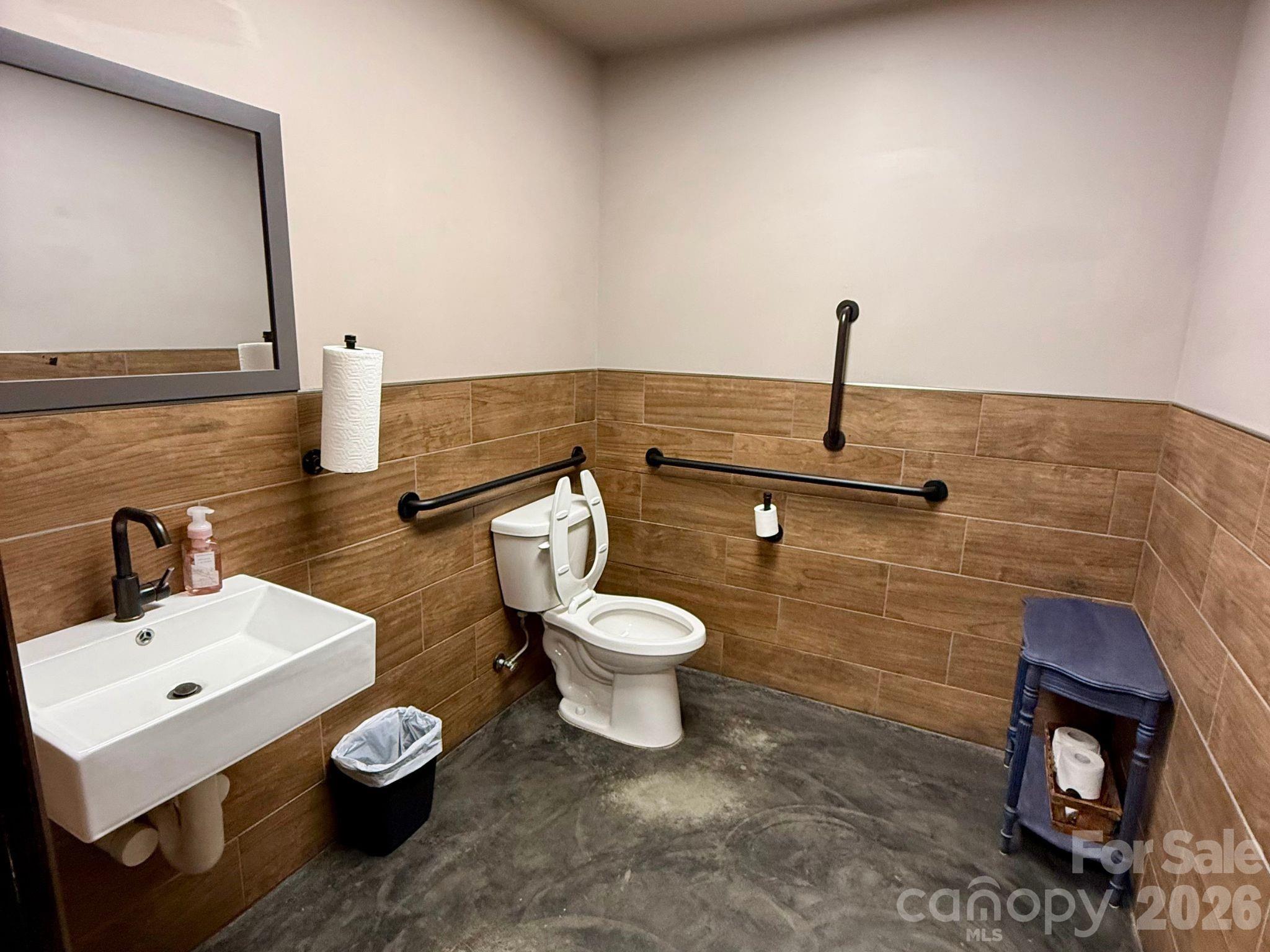 28 E Main Street Maiden NC 28650
