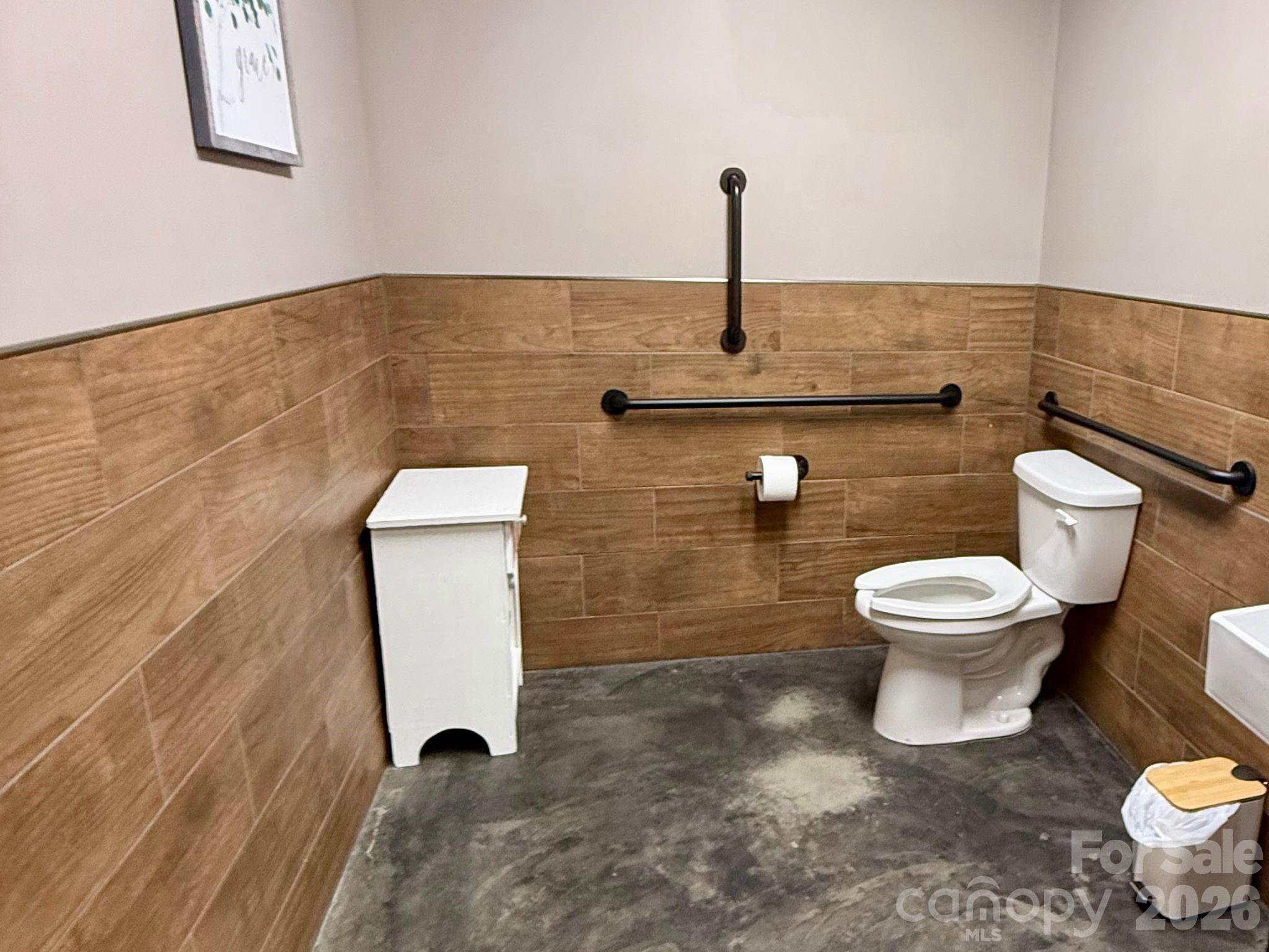 28 E Main Street Maiden NC 28650