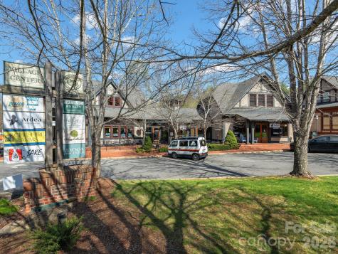 2 E Market Street Black Mountain NC 28711