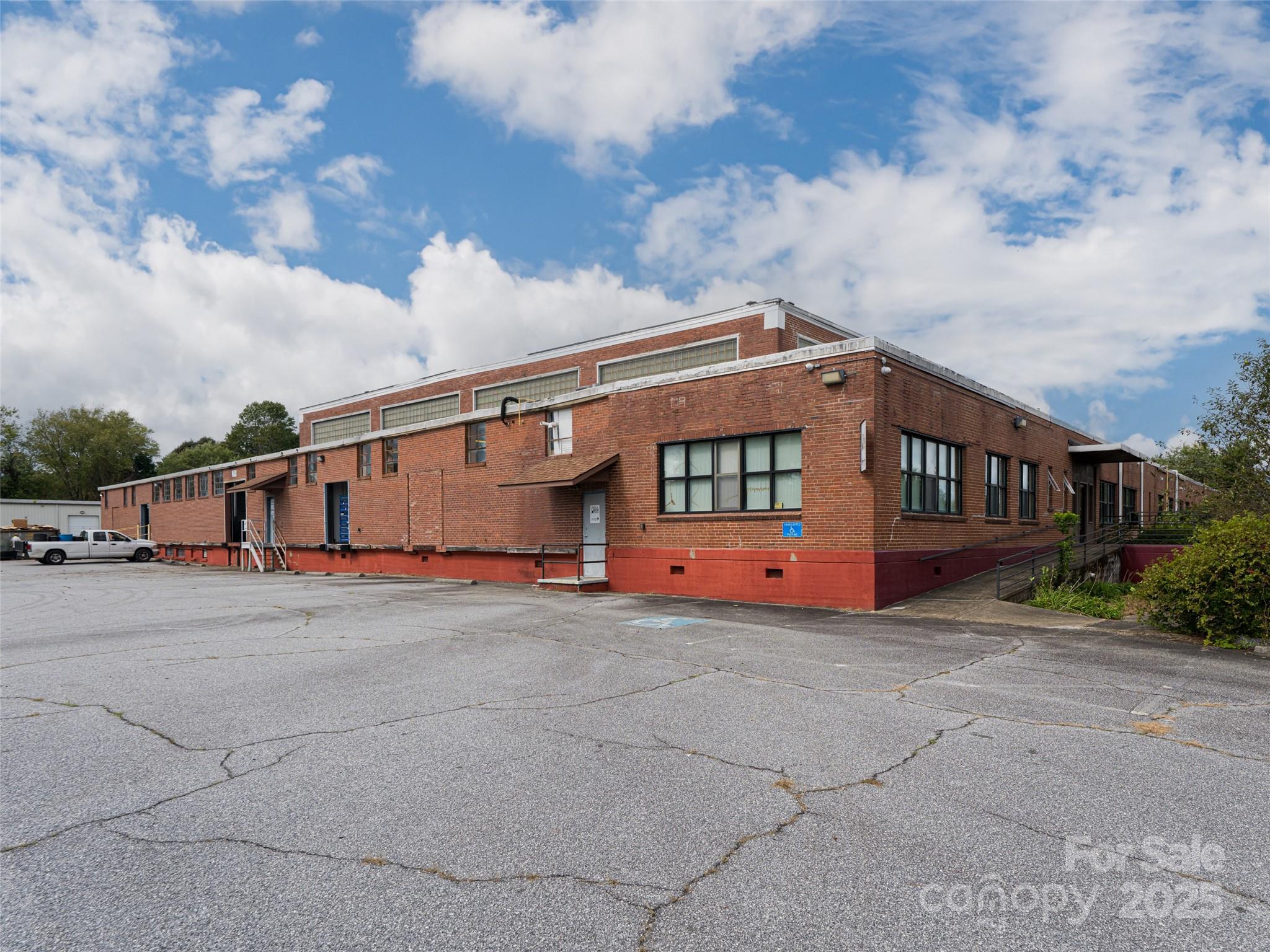 701 Oriole Drive Hendersonville NC 28792