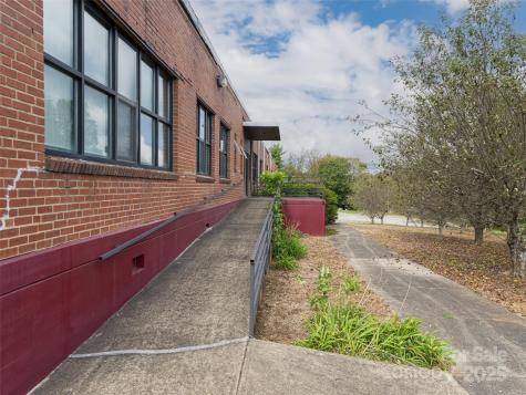 701 Oriole Drive Hendersonville NC 28792