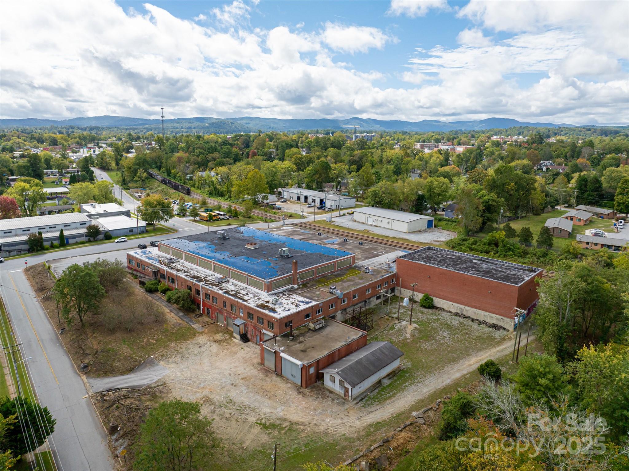 701 Oriole Drive Hendersonville NC 28792