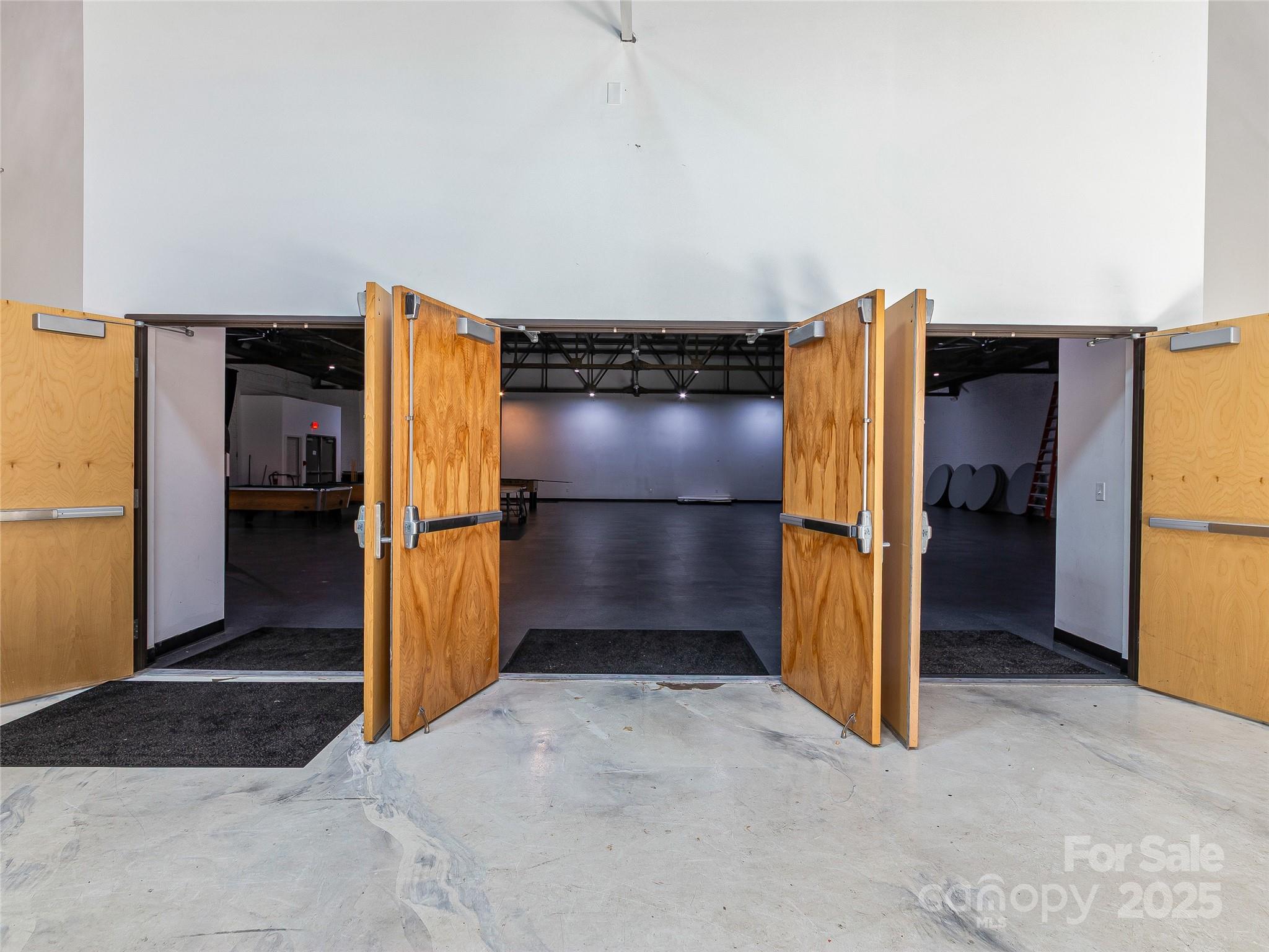 125 S Main Street Hendersonville NC 28792