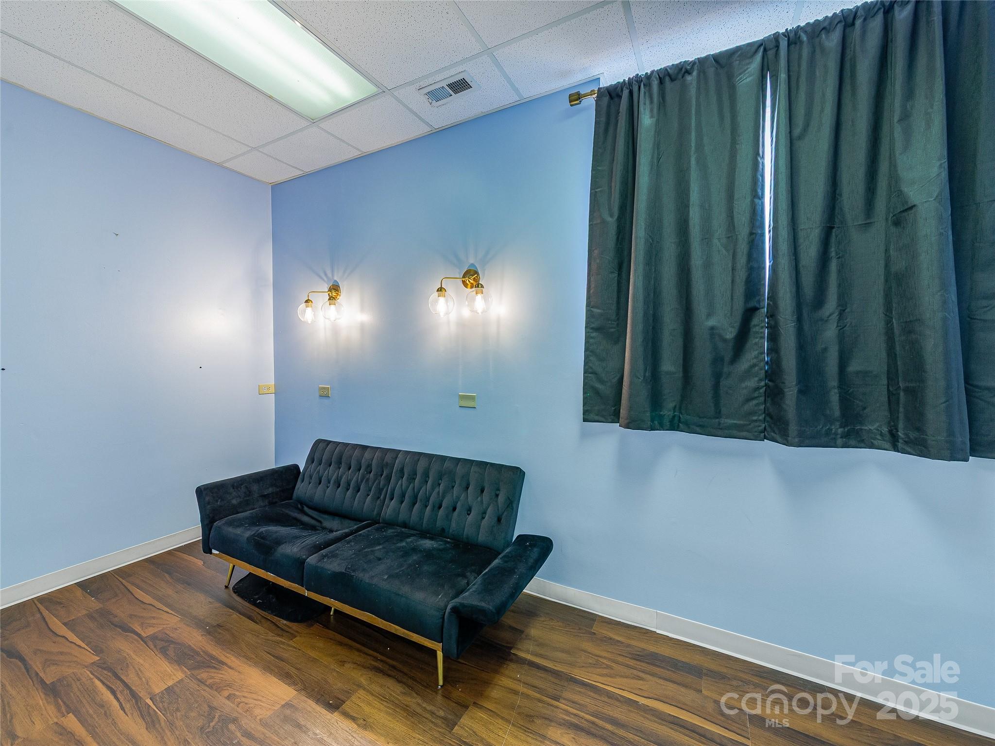 125 S Main Street Hendersonville NC 28792