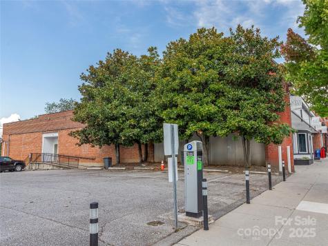 125 S Main Street Hendersonville NC 28792