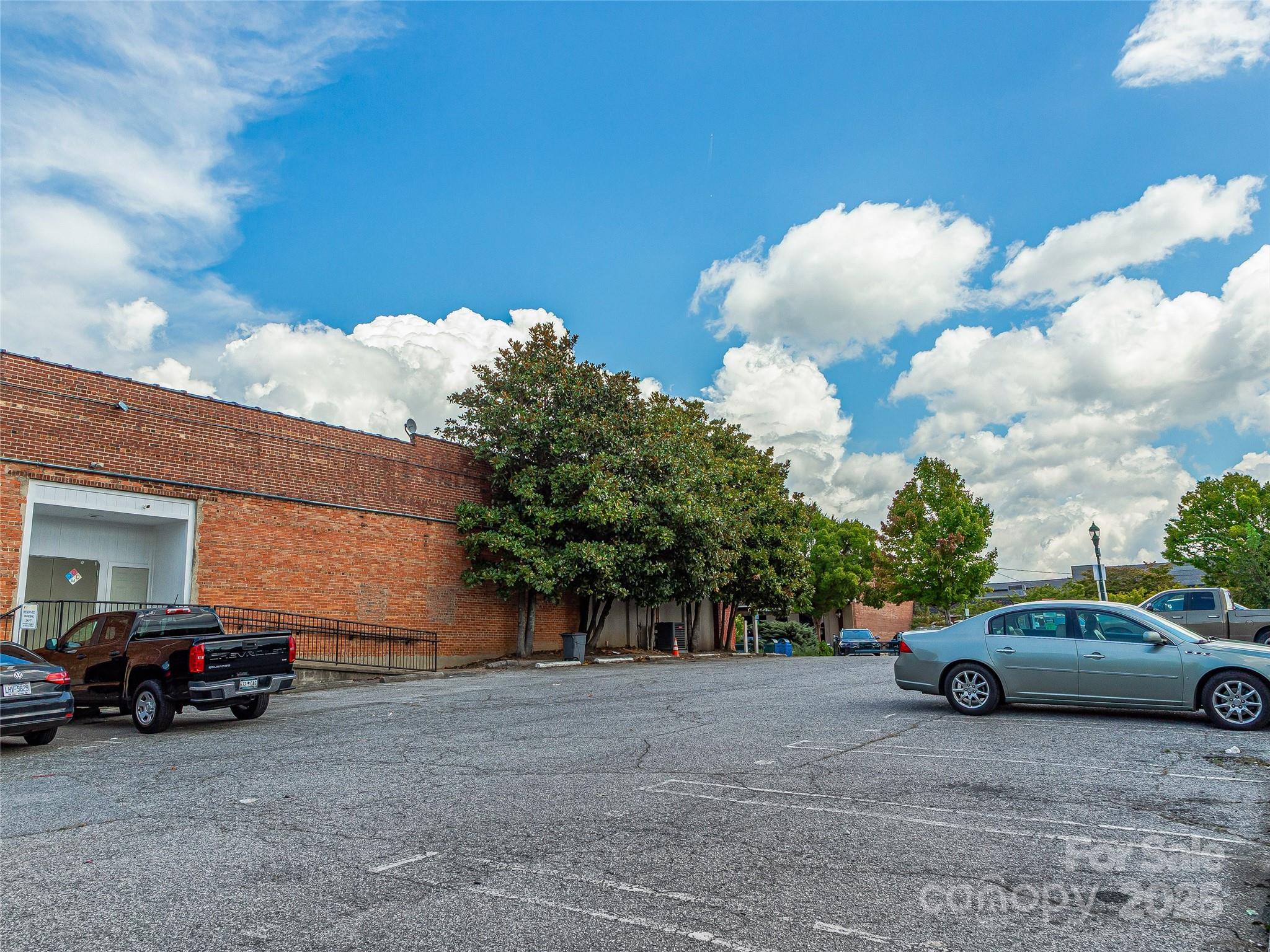 125 S Main Street Hendersonville NC 28792