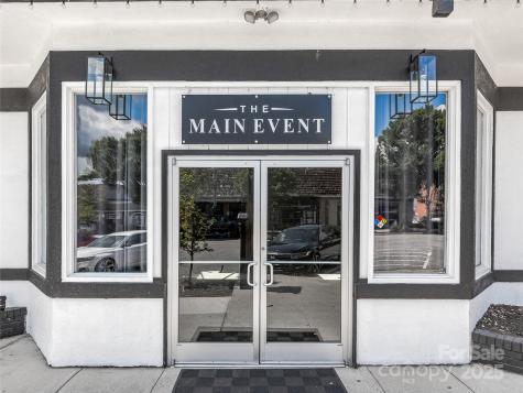 125 S Main Street Hendersonville NC 28792