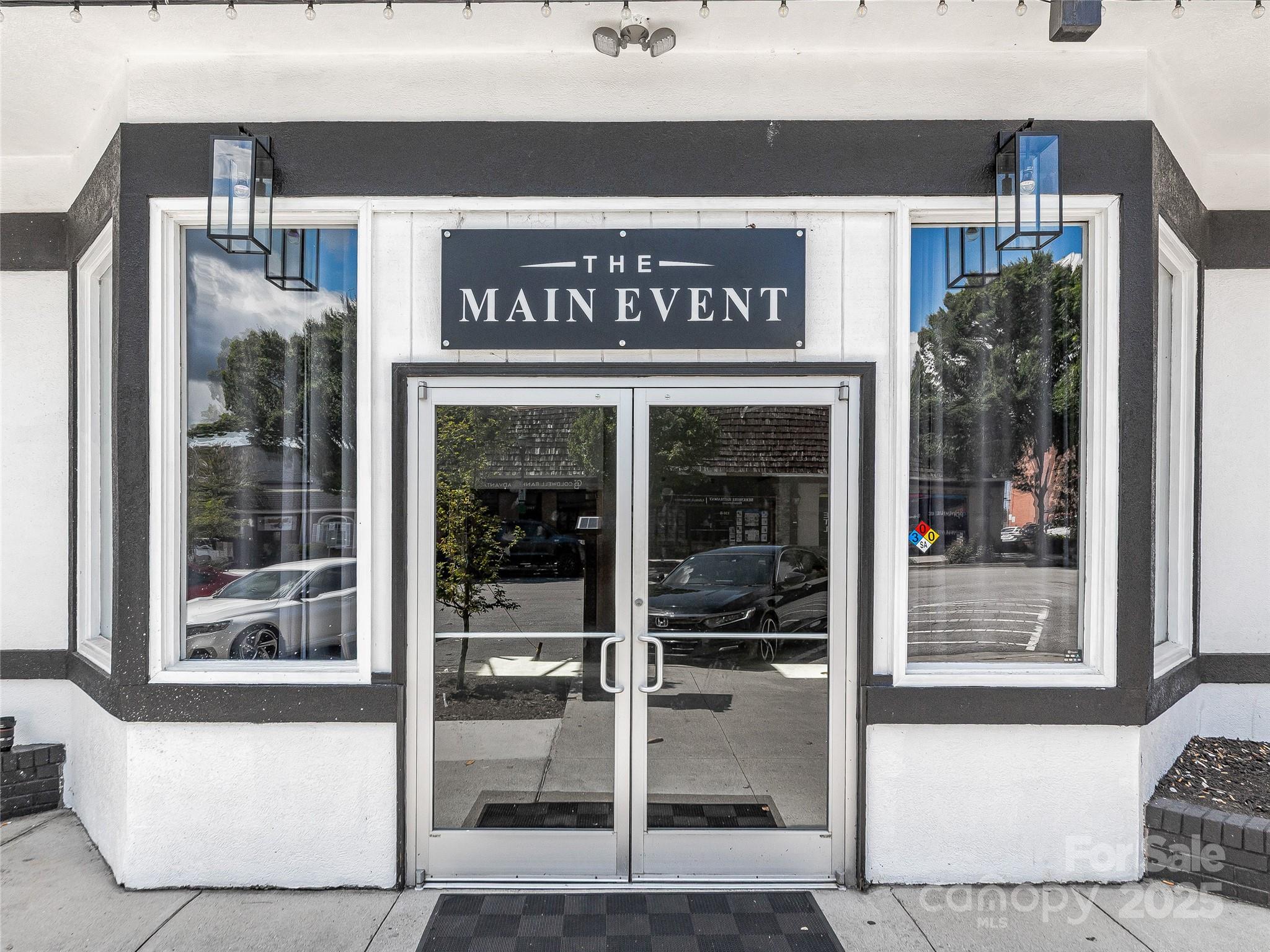 125 S Main Street Hendersonville NC 28792