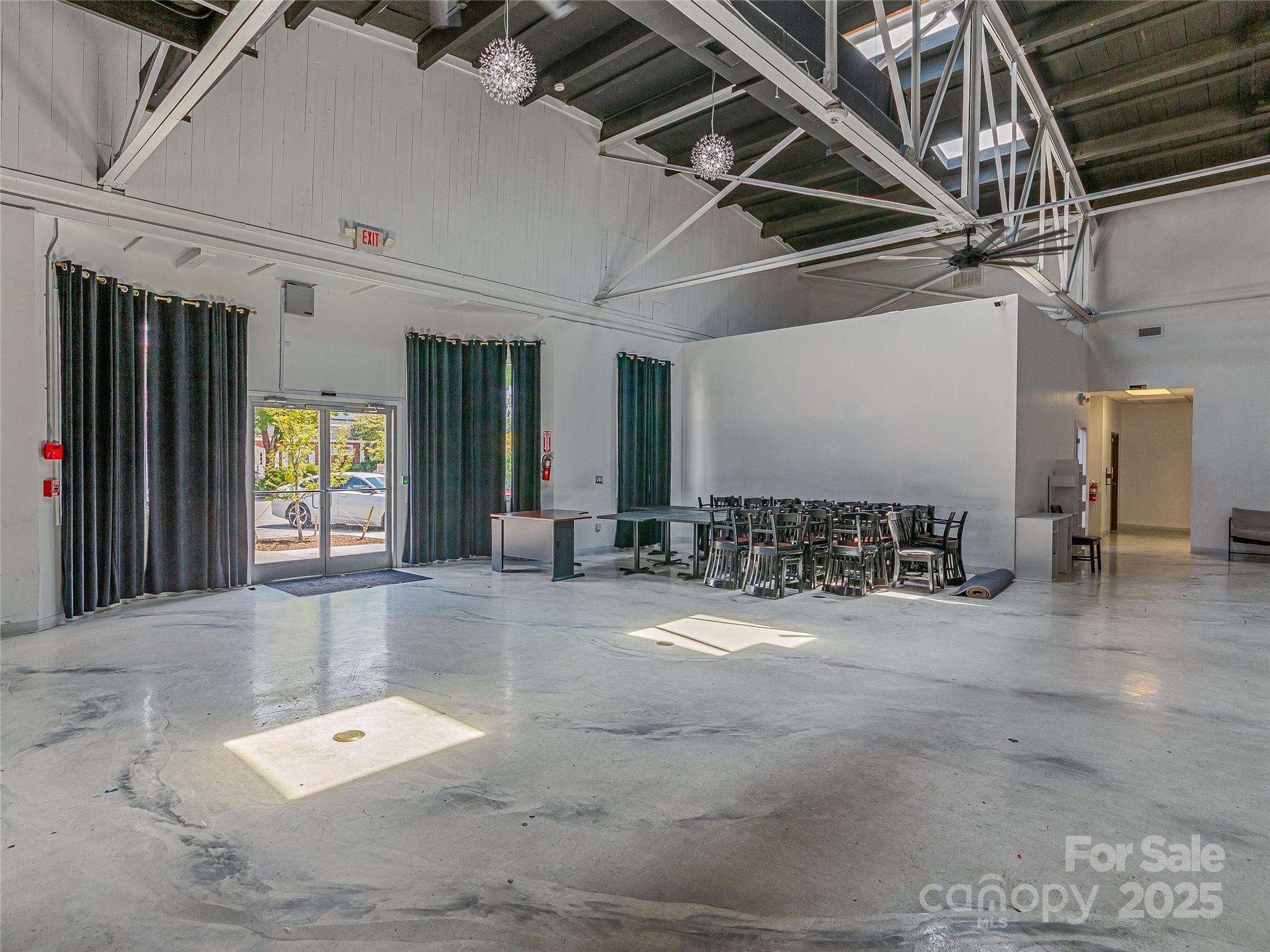 125 S Main Street Hendersonville NC 28792