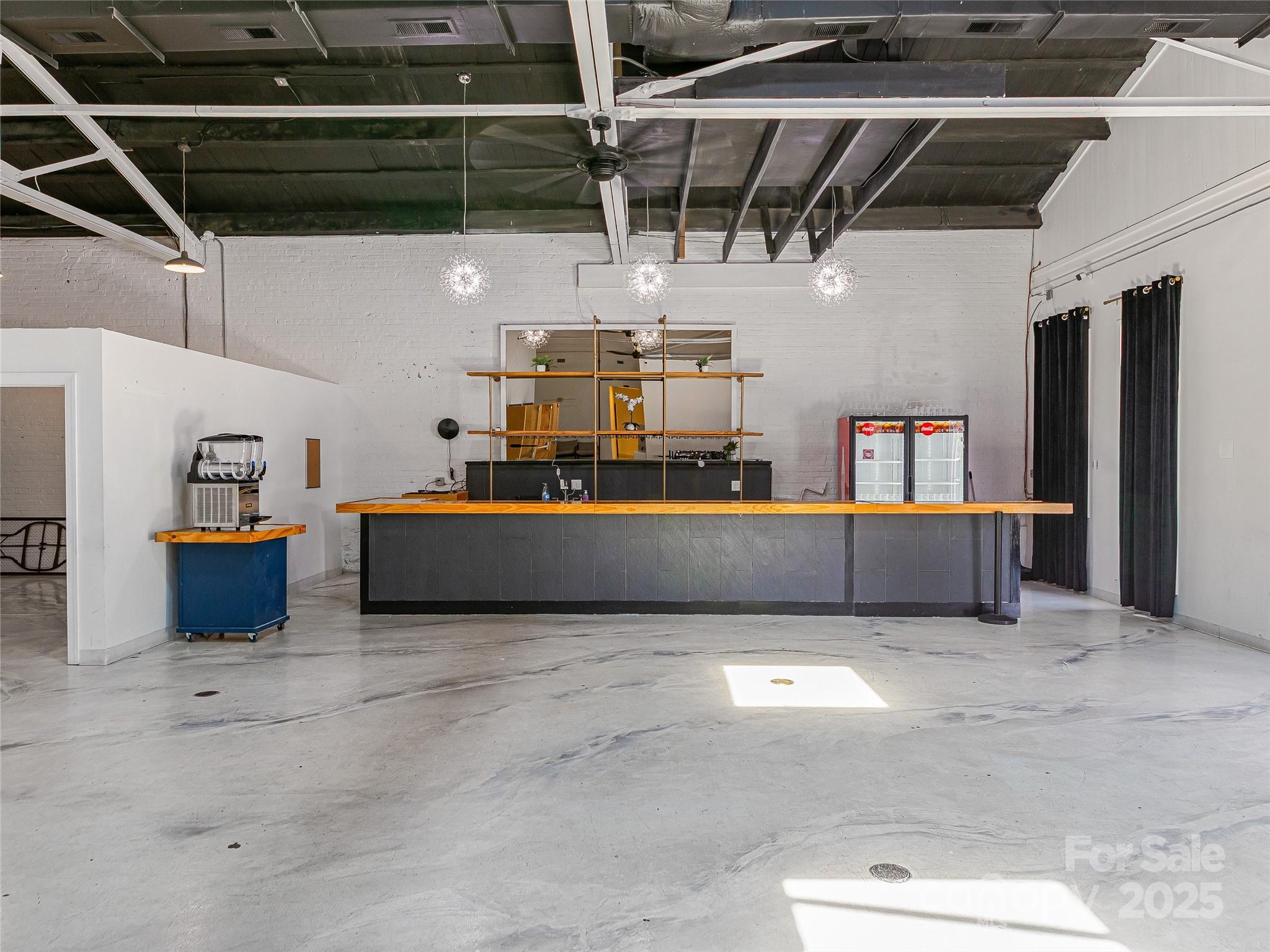 125 S Main Street Hendersonville NC 28792