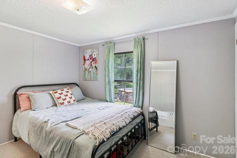 122 S Main Street New London NC 28127