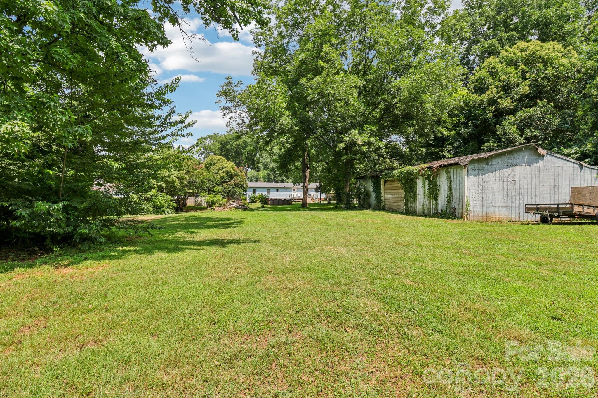 122 S Main Street New London NC 28127