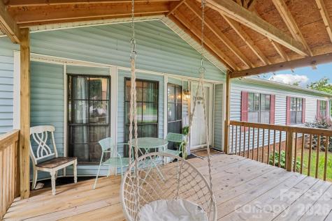 122 S Main Street New London NC 28127
