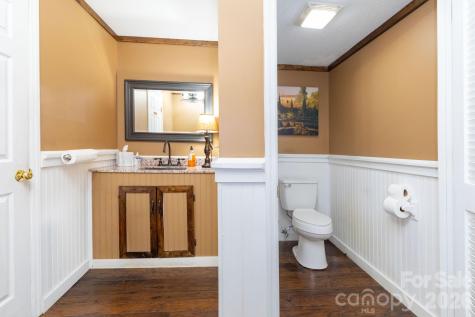 130 Us 64 E Cashiers NC 28741