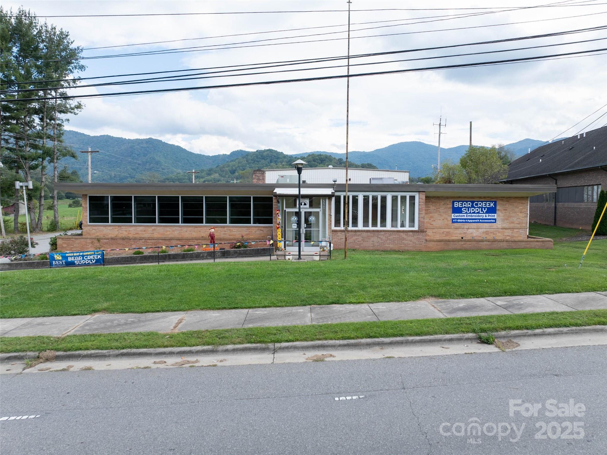30 New Treads Drive Waynesville NC 28786