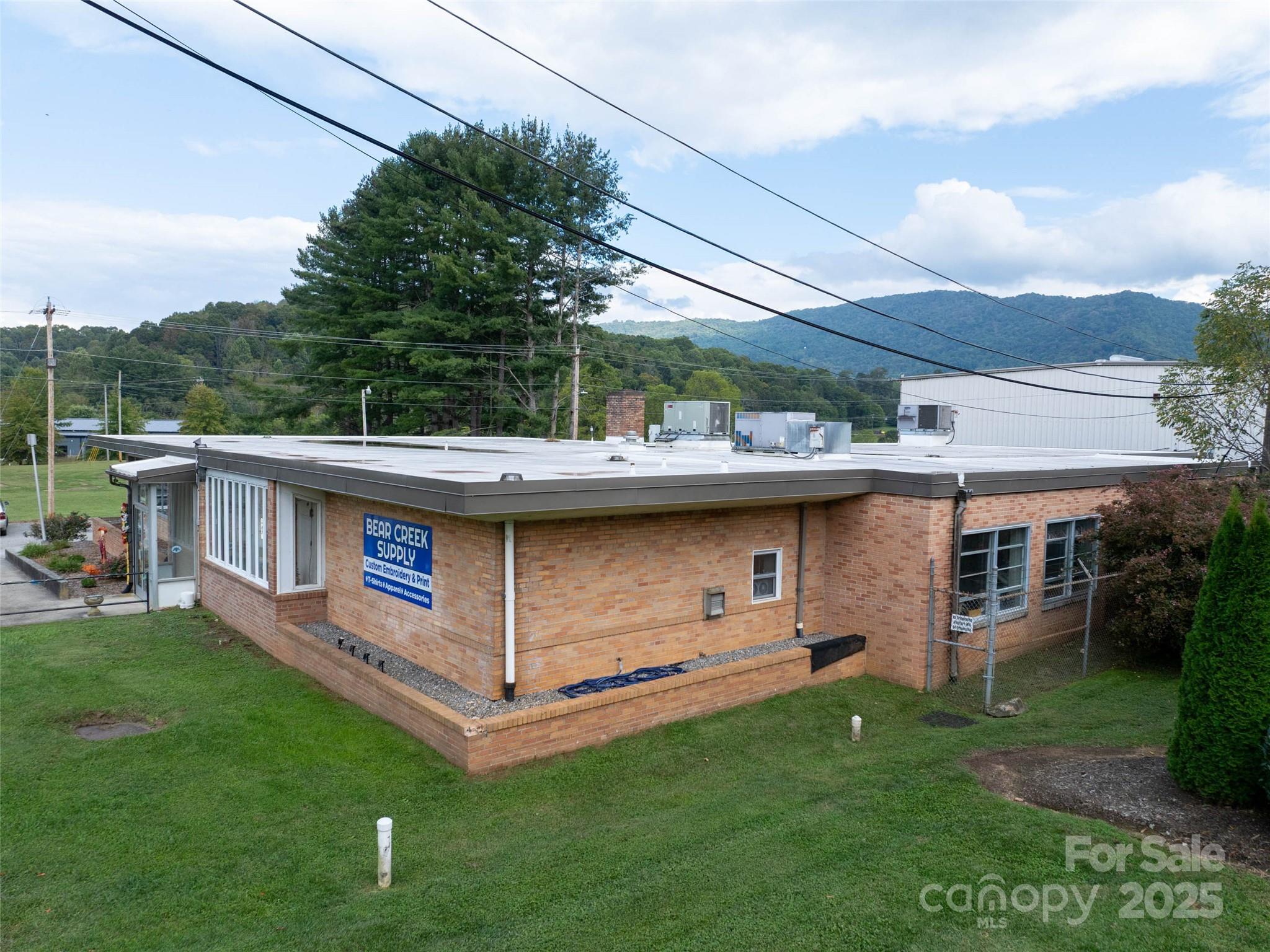 30 New Treads Drive Waynesville NC 28786
