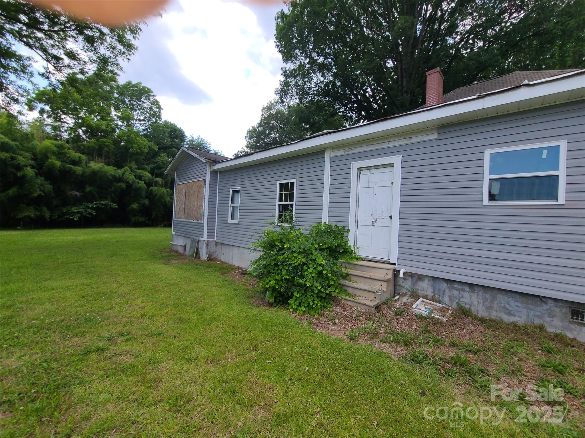 205 W 1st Street Lowell NC 28098