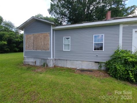 205 W 1st Street Lowell NC 28098