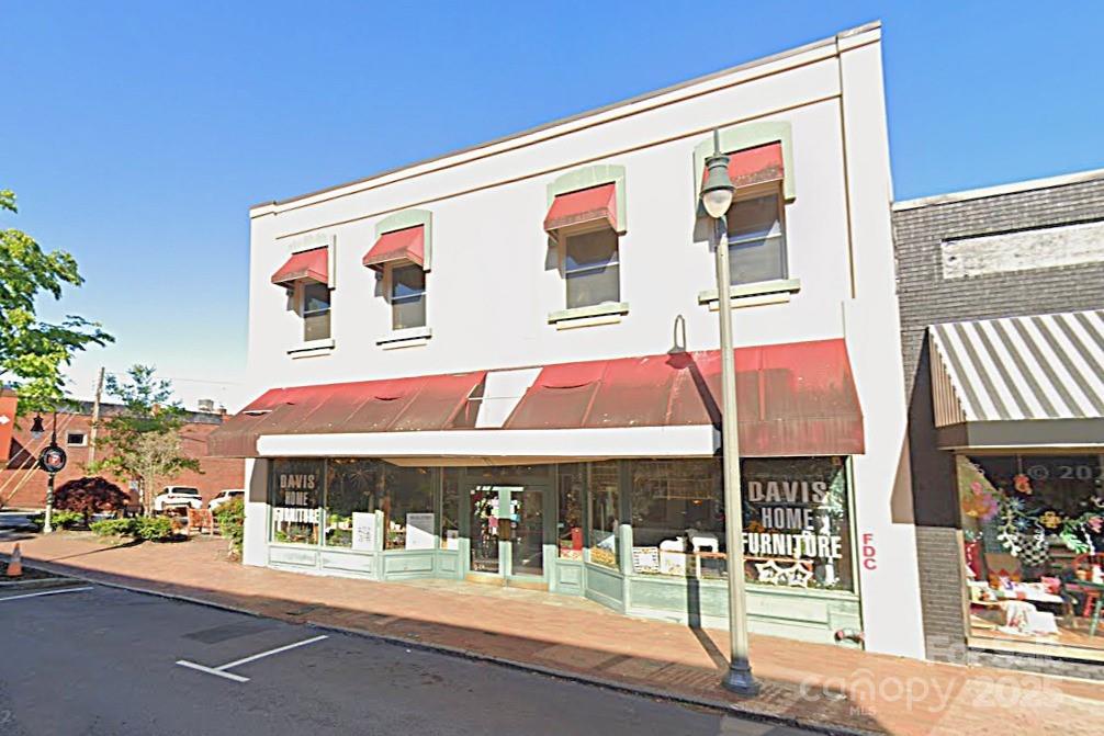 93 N Main Street Waynesville NC 28786