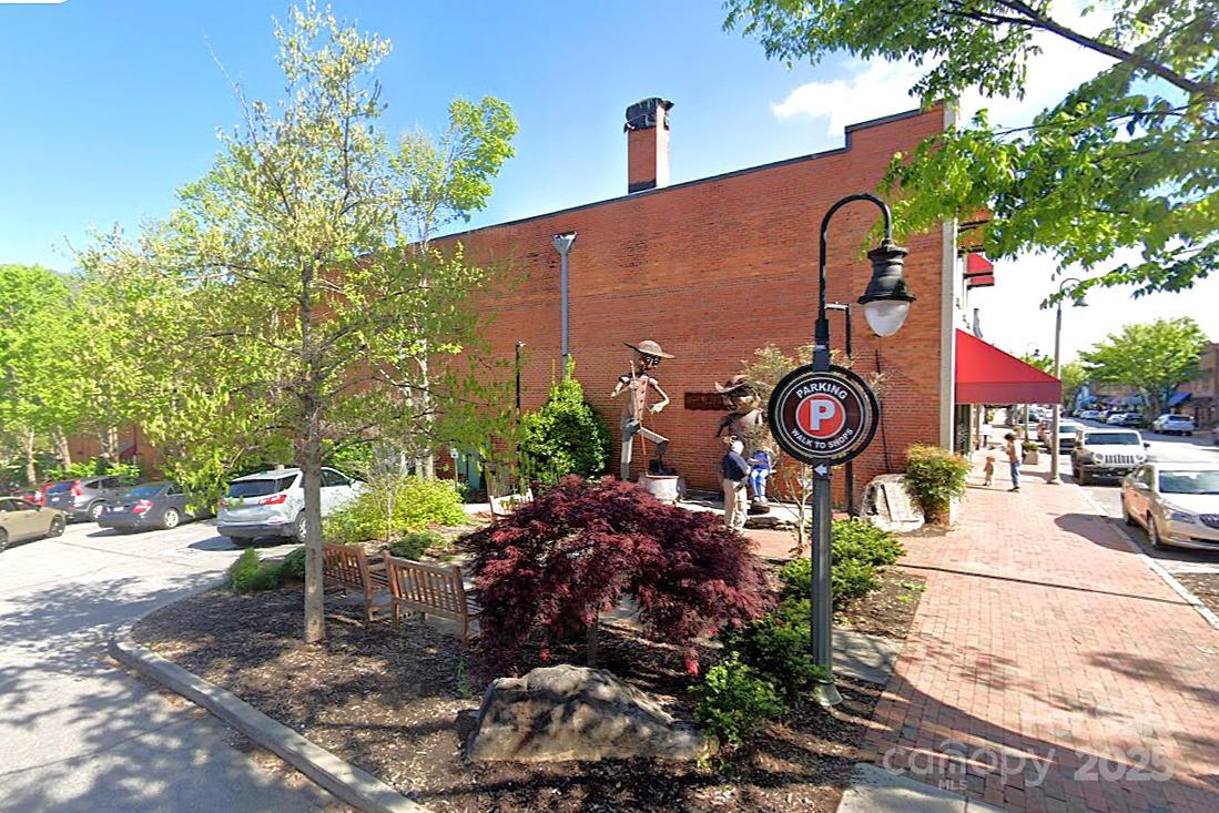 93 N Main Street Waynesville NC 28786