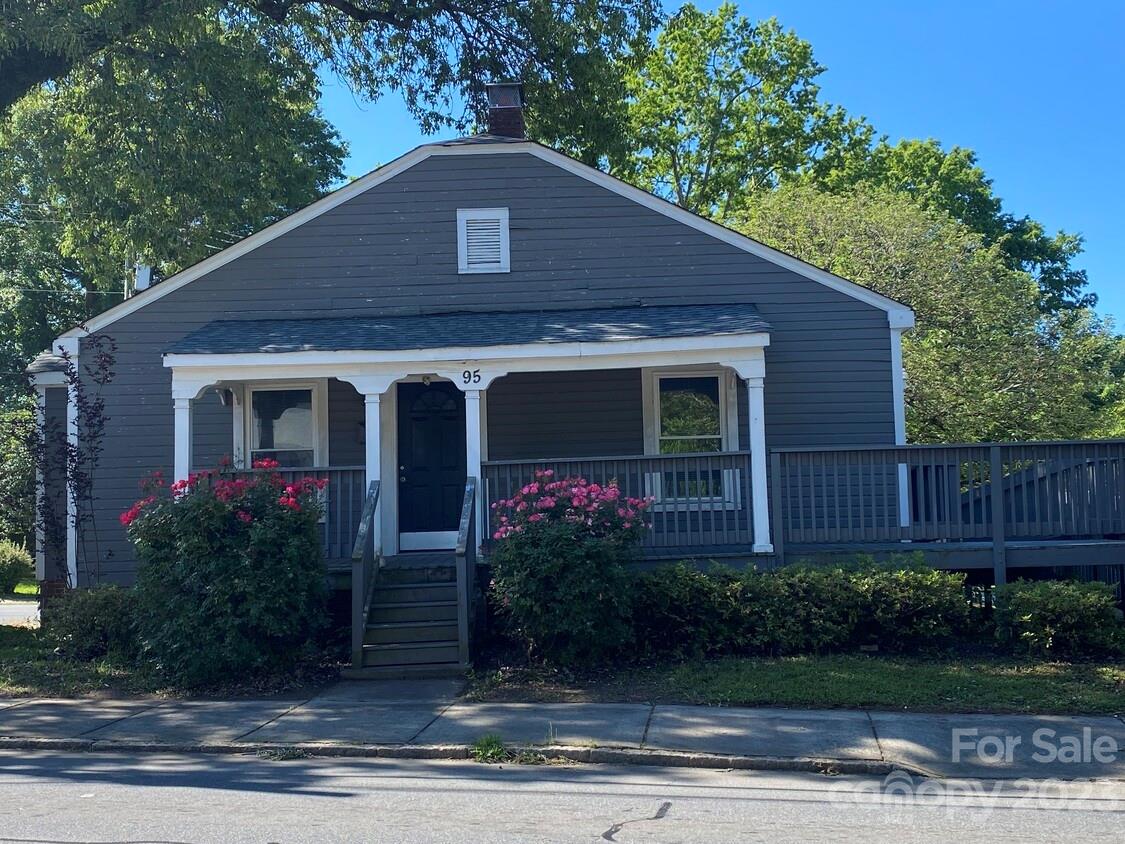 95 Mcgill Avenue NW Concord NC 28025