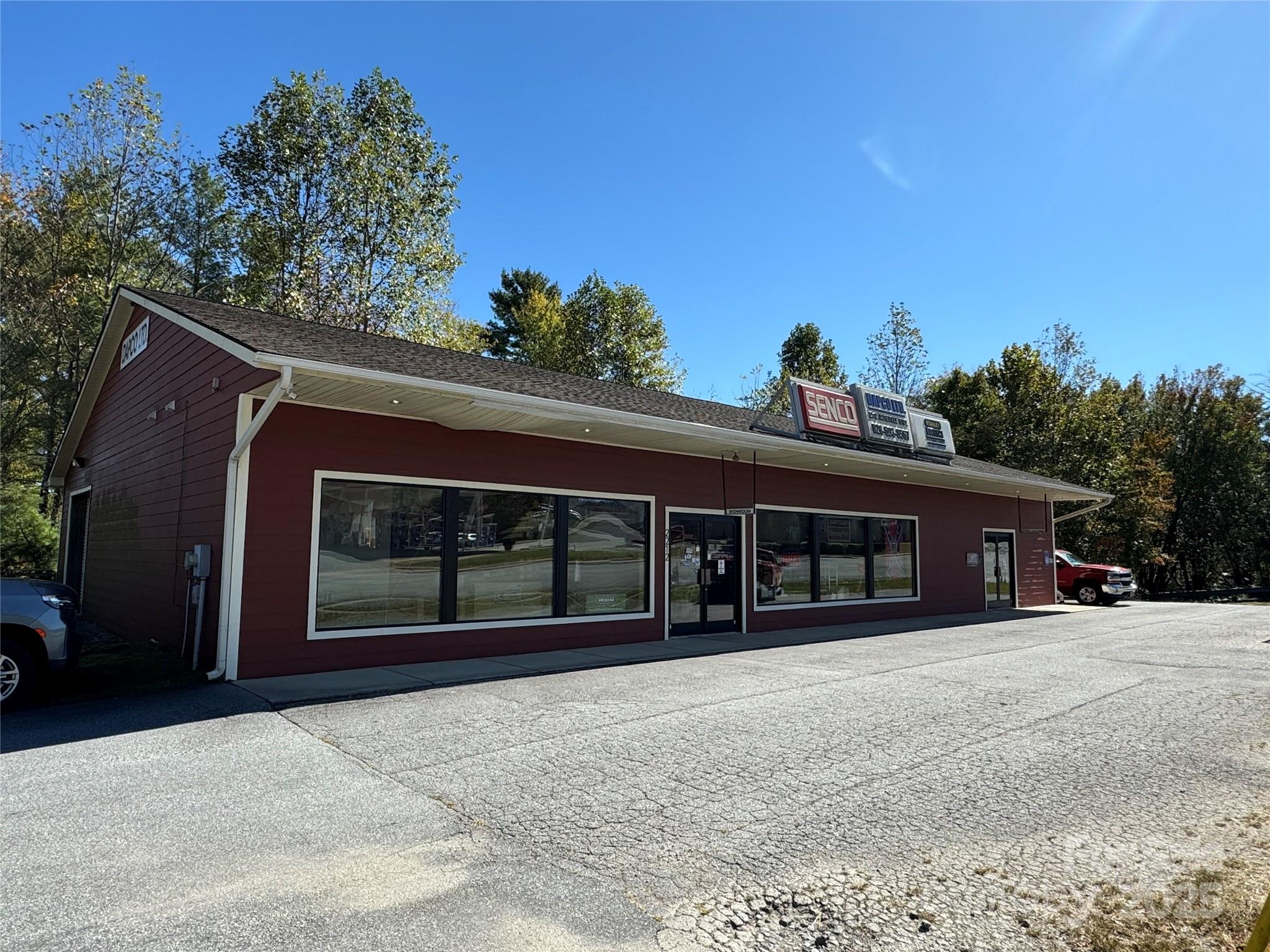 2212 Asheville Highway Hendersonville NC 28791