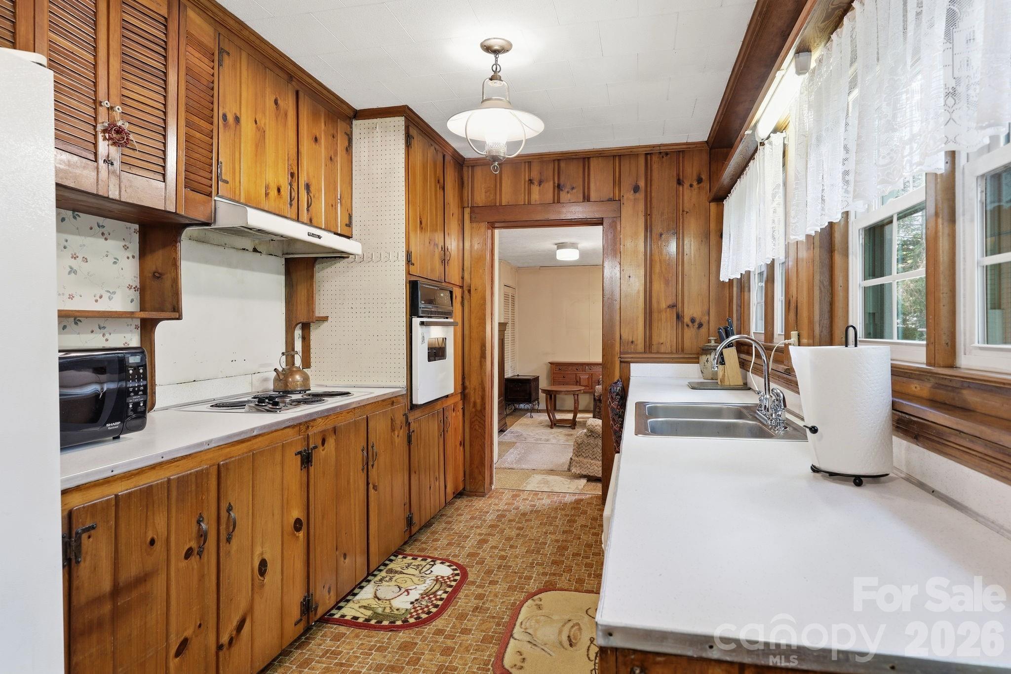 215 Old Us 70 Highway E Black Mountain NC 28711