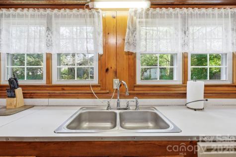 215 Old Us 70 Highway E Black Mountain NC 28711