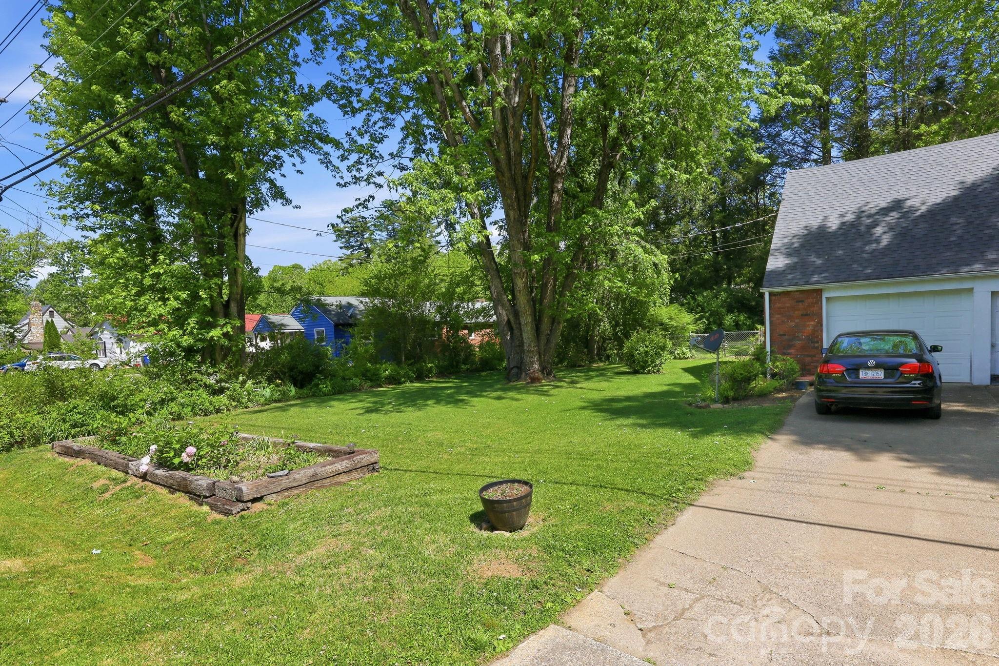 215 Old Us 70 Highway E Black Mountain NC 28711