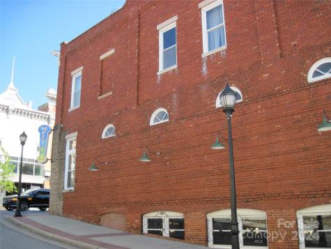 819 West Avenue NW Lenoir NC 28645