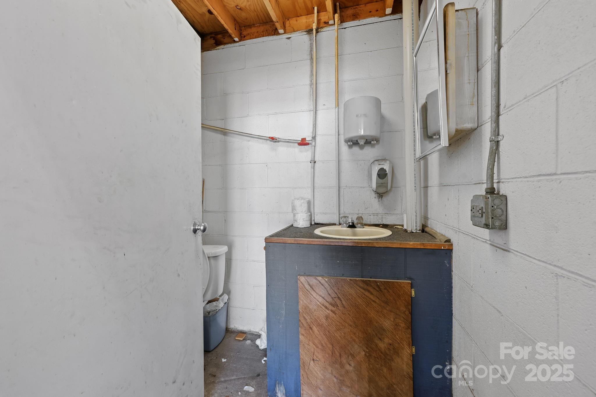 105 N Salisbury, Gq Avenue Granite Quarry NC 28072