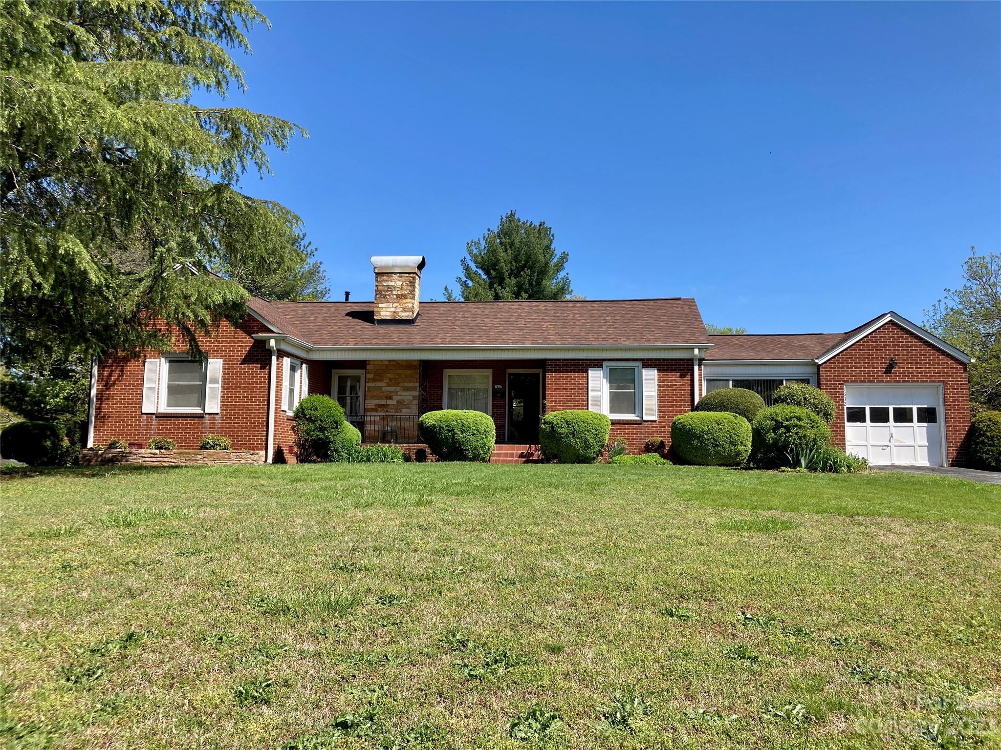 1632 2nd Avenue NW Hickory NC 28601