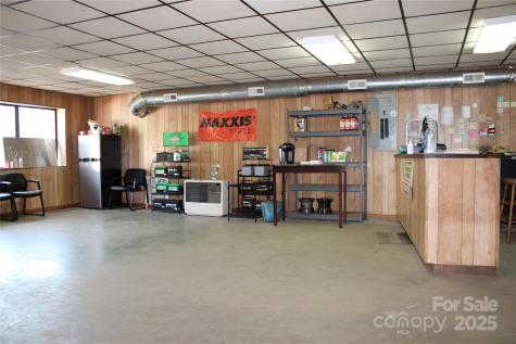 23 Lana Lane Burnsville NC 28714
