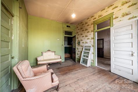 812 West Avenue NW Lenoir NC 28645