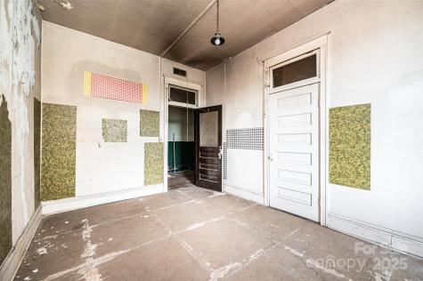 812 West Avenue NW Lenoir NC 28645