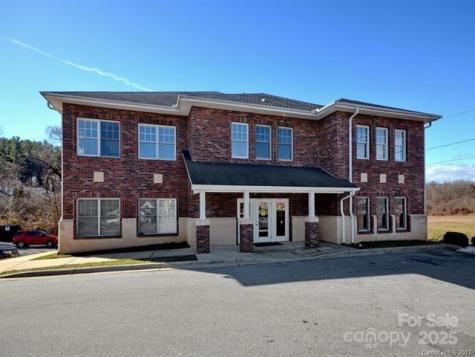 120 Chadwick Square Court Hendersonville NC 28739